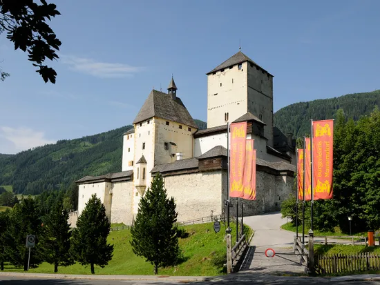 Burg Mauterndorf von aussen