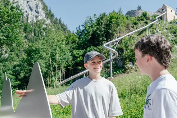 Kinder am Erlebnisweg Fort Kniepass